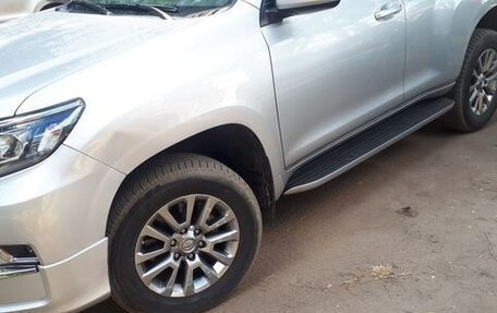 Toyota Land Cruiser Prado 150 рестайлинг 2, 2019 год, 4 350 000 рублей, 14 фотография
