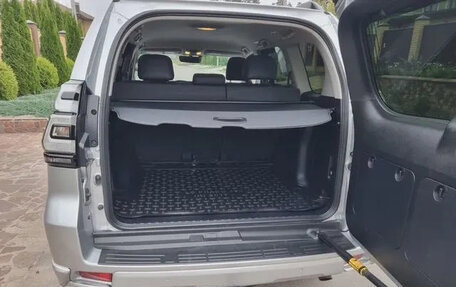 Toyota Land Cruiser Prado 150 рестайлинг 2, 2019 год, 4 350 000 рублей, 8 фотография