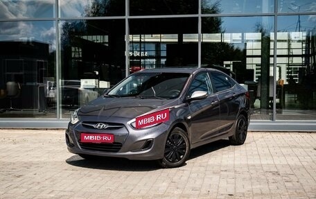 Hyundai Solaris II рестайлинг, 2011 год, 550 000 рублей, 1 фотография