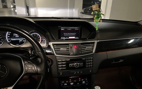 Mercedes-Benz E-Класс, 2012 год, 2 100 000 рублей, 14 фотография