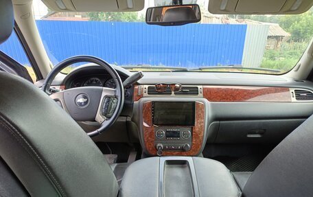 Chevrolet Tahoe III, 2012 год, 2 300 000 рублей, 2 фотография