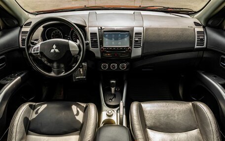 Mitsubishi Outlander III рестайлинг 3, 2010 год, 1 049 000 рублей, 14 фотография
