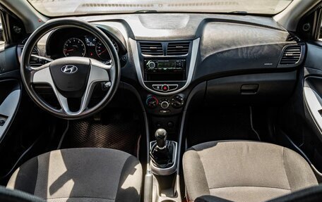 Hyundai Solaris II рестайлинг, 2011 год, 550 000 рублей, 15 фотография