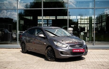 Hyundai Solaris II рестайлинг, 2011 год, 550 000 рублей, 5 фотография