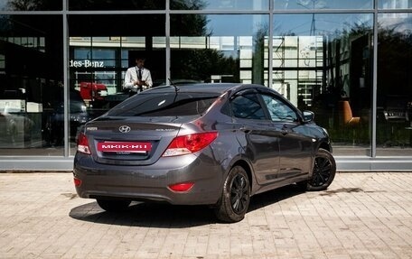 Hyundai Solaris II рестайлинг, 2011 год, 550 000 рублей, 2 фотография