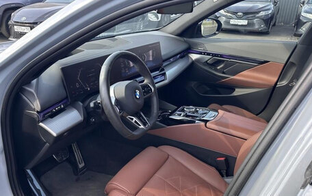 BMW 5 серия, 2023 год, 7 896 000 рублей, 3 фотография