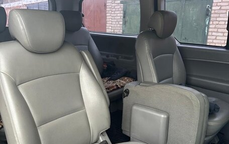 Hyundai Grand Starex Grand Starex I рестайлинг 2, 2017 год, 1 980 000 рублей, 5 фотография