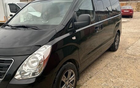 Hyundai Grand Starex Grand Starex I рестайлинг 2, 2017 год, 1 980 000 рублей, 11 фотография