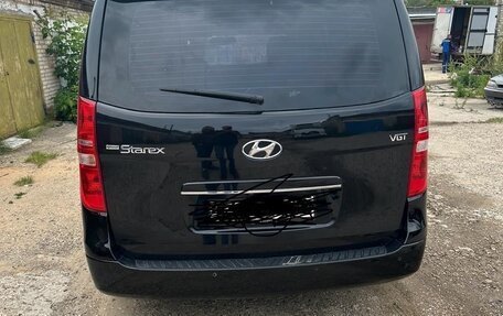 Hyundai Grand Starex Grand Starex I рестайлинг 2, 2017 год, 1 980 000 рублей, 9 фотография