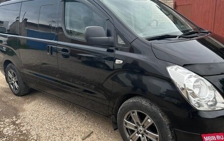 Hyundai Grand Starex Grand Starex I рестайлинг 2, 2017 год, 1 980 000 рублей, 7 фотография
