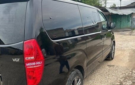 Hyundai Grand Starex Grand Starex I рестайлинг 2, 2017 год, 1 980 000 рублей, 8 фотография
