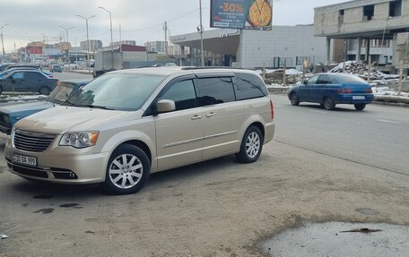 Chrysler Town & Country V рестайлинг, 2012 год, 1 400 000 рублей, 4 фотография