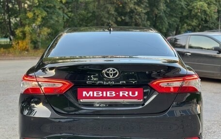 Toyota Camry, 2019 год, 2 650 000 рублей, 6 фотография