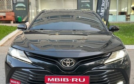 Toyota Camry, 2019 год, 2 650 000 рублей, 17 фотография