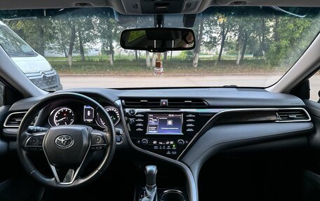 Toyota Camry, 2019 год, 2 650 000 рублей, 38 фотография