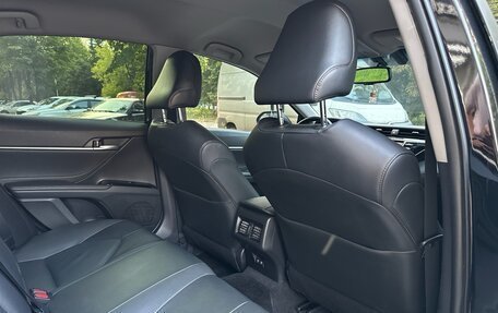 Toyota Camry, 2019 год, 2 650 000 рублей, 34 фотография