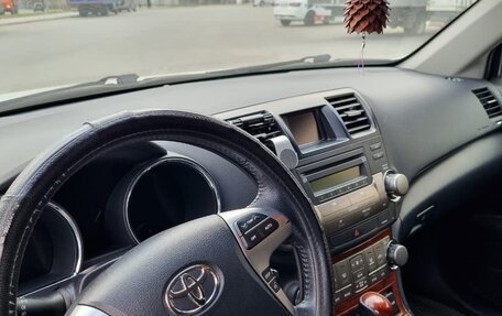 Toyota Highlander III, 2013 год, 2 330 000 рублей, 8 фотография