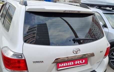 Toyota Highlander III, 2013 год, 2 330 000 рублей, 2 фотография
