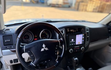Mitsubishi Pajero IV, 2019 год, 3 990 000 рублей, 11 фотография