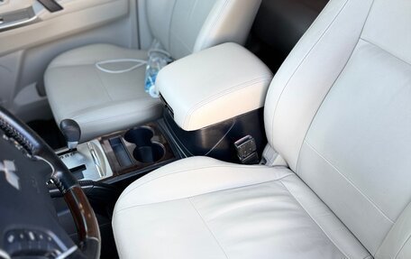 Mitsubishi Pajero IV, 2019 год, 3 990 000 рублей, 13 фотография