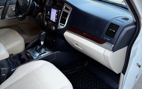 Mitsubishi Pajero IV, 2019 год, 3 990 000 рублей, 25 фотография