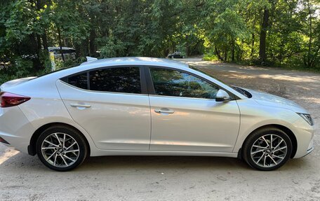 Hyundai Elantra VI рестайлинг, 2019 год, 1 800 000 рублей, 3 фотография