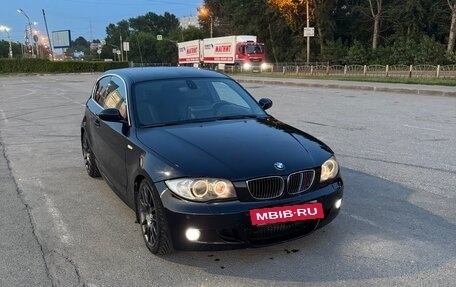 BMW 1 серия, 2007 год, 890 000 рублей, 2 фотография