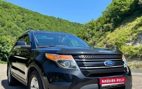 Ford Explorer VI, 2015 год, 2 200 000 рублей, 2 фотография