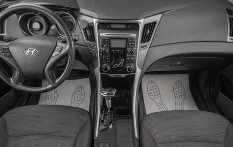 Hyundai Sonata VI, 2010 год, 999 000 рублей, 8 фотография