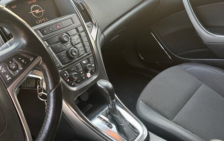 Opel Astra J, 2010 год, 880 000 рублей, 2 фотография