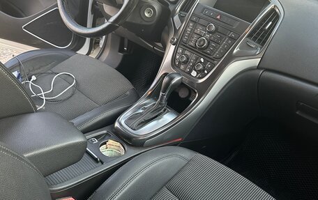 Opel Astra J, 2010 год, 880 000 рублей, 3 фотография