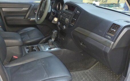 Mitsubishi Pajero IV, 2013 год, 2 590 000 рублей, 2 фотография