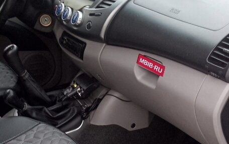 Mitsubishi L200 IV рестайлинг, 2008 год, 1 100 000 рублей, 10 фотография