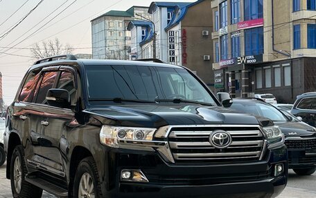 Toyota Land Cruiser 200, 2016 год, 6 590 000 рублей, 2 фотография