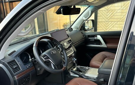 Toyota Land Cruiser 200, 2016 год, 6 590 000 рублей, 10 фотография