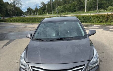Hyundai Solaris II рестайлинг, 2015 год, 1 050 000 рублей, 4 фотография