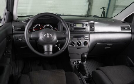 Toyota Corolla, 2004 год, 569 000 рублей, 6 фотография