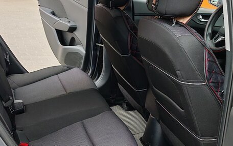 Hyundai Solaris II рестайлинг, 2022 год, 1 800 000 рублей, 7 фотография