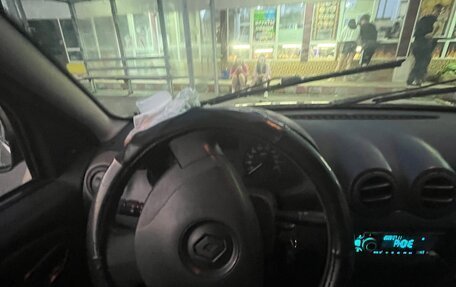 Renault Sandero I, 2013 год, 250 000 рублей, 2 фотография