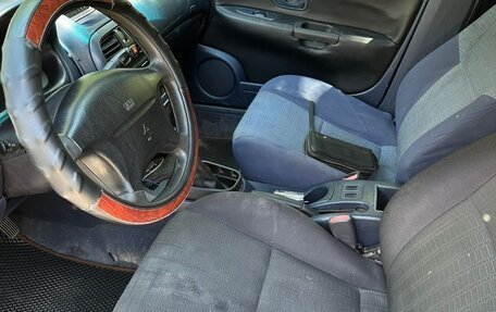 Mitsubishi Carisma I, 2000 год, 120 000 рублей, 6 фотография