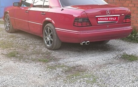 Mercedes-Benz E-Класс, 1993 год, 540 000 рублей, 5 фотография