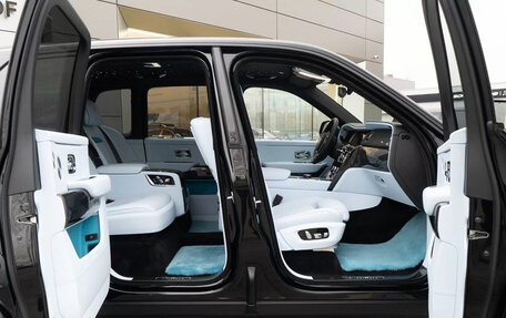 Rolls-Royce Cullinan, 2023 год, 59 800 000 рублей, 32 фотография