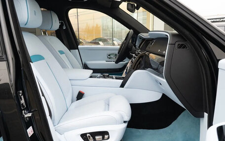 Rolls-Royce Cullinan, 2023 год, 59 800 000 рублей, 34 фотография