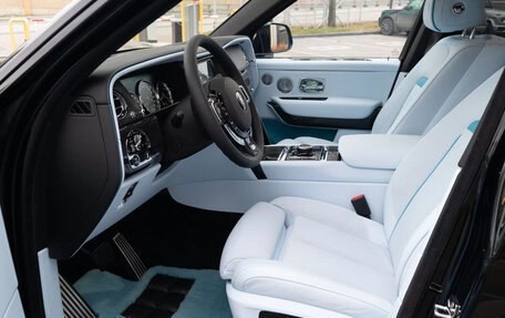 Rolls-Royce Cullinan, 2023 год, 59 800 000 рублей, 39 фотография