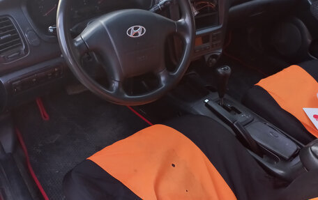 Hyundai Sonata IV рестайлинг, 2004 год, 249 000 рублей, 3 фотография