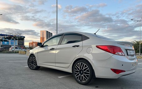 Hyundai Solaris II рестайлинг, 2015 год, 945 000 рублей, 5 фотография