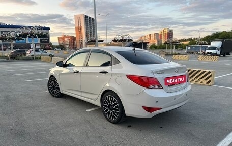 Hyundai Solaris II рестайлинг, 2015 год, 945 000 рублей, 3 фотография