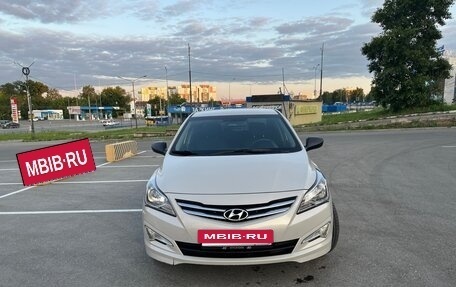 Hyundai Solaris II рестайлинг, 2015 год, 945 000 рублей, 6 фотография