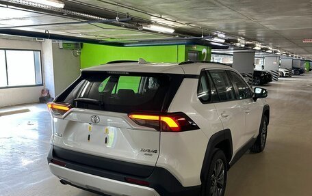 Toyota RAV4, 2025 год, 3 860 000 рублей, 4 фотография