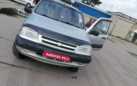 Chevrolet Niva I рестайлинг, 2004 год, 350 000 рублей, 1 фотография